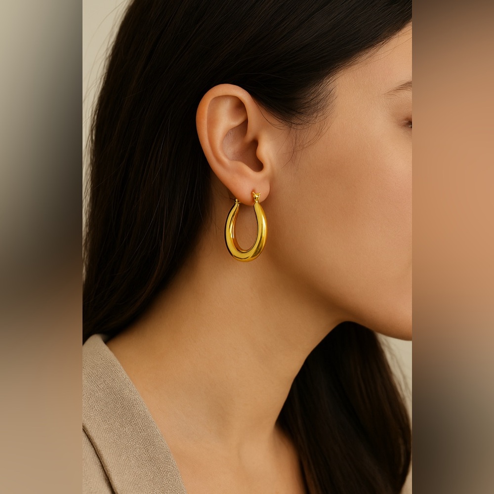 ✨NEW 18K Gold Plated Chunky Oval Hoop Earrings✨